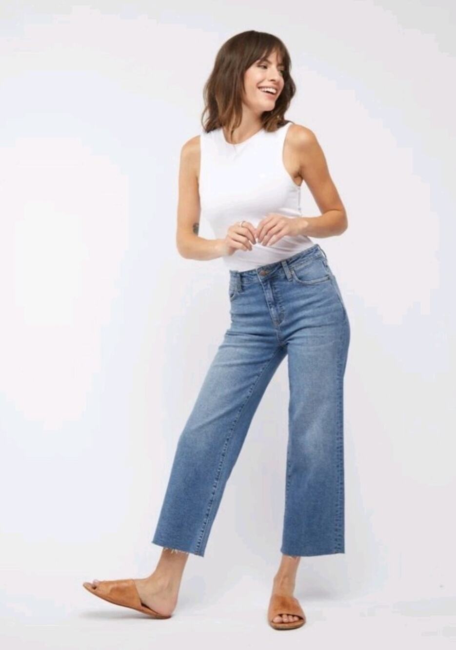 Oliver Logan Aberdeen Wide Leg Crop Jeans 30 High Rise Raw Hem medium Wash